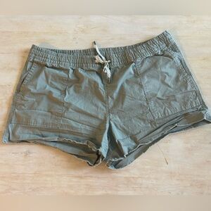 VUORI RIPSTOP XXL WOMENS SHORTS EUC